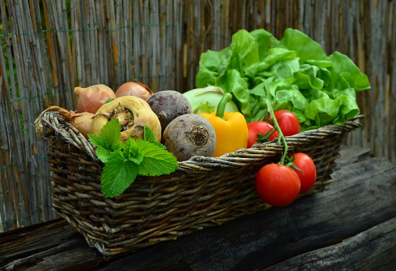 Brzoskwinia: Letnie owoce i przepisy kulinarne z ich udziałem
